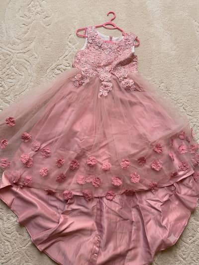 12 SE 13 sal girl frok new condition me 2900