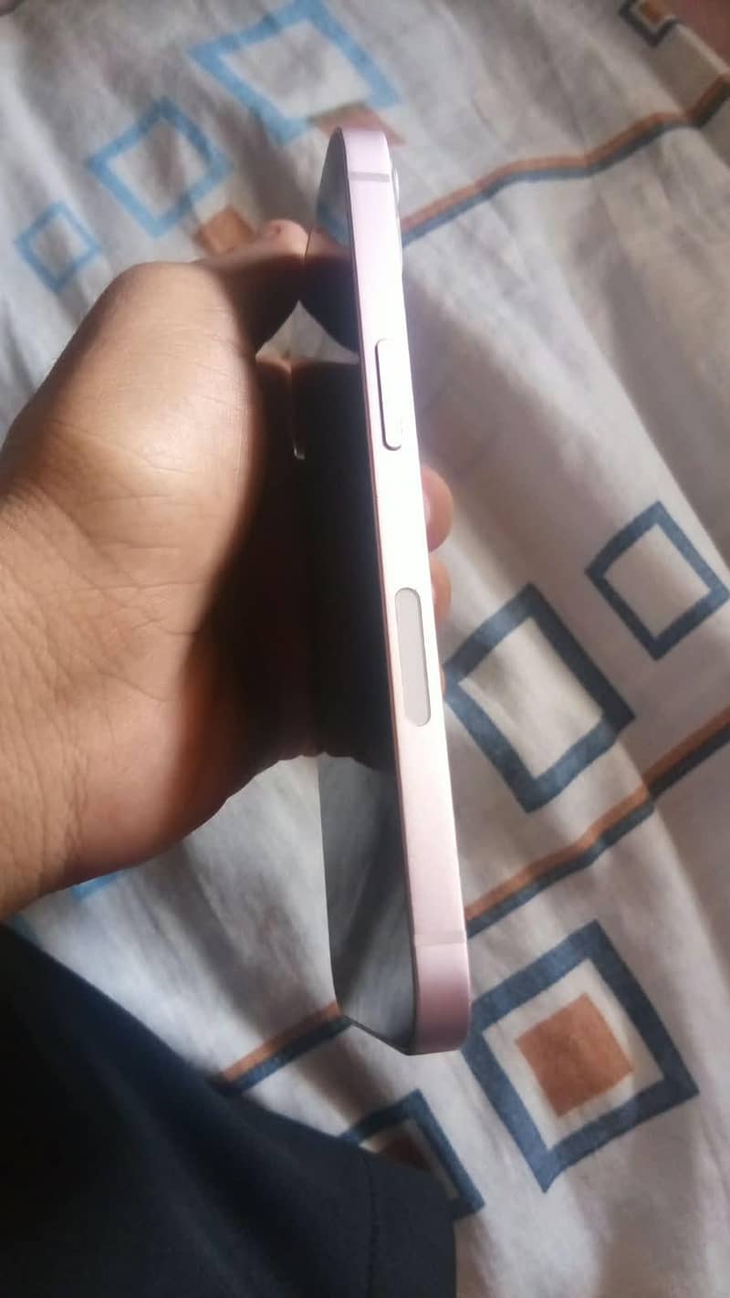 Apple iPhone 13 2