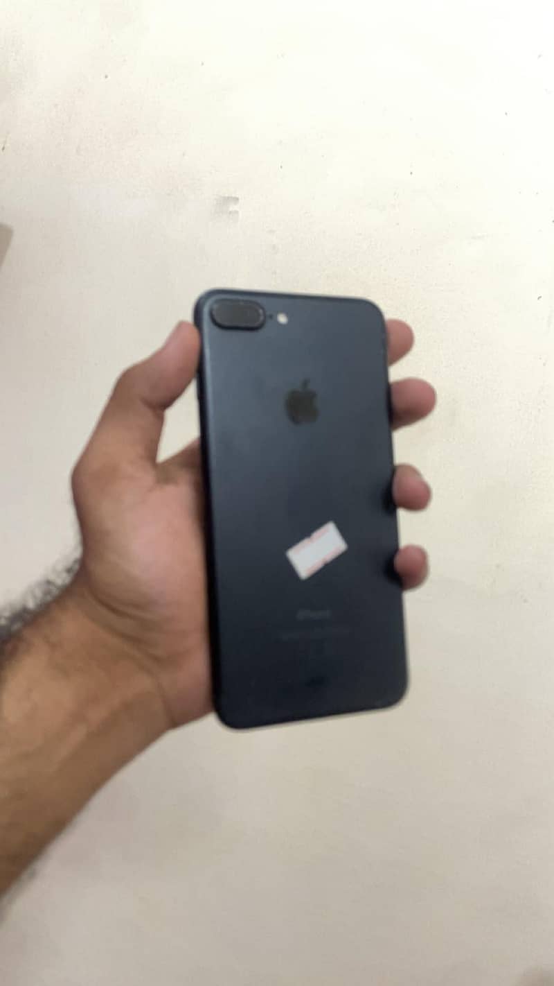 Apple iPhone 7 Plus 2