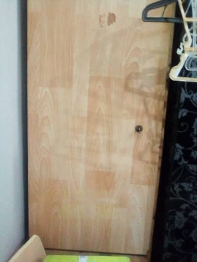 SINGLE DOOR CUPBOARD
