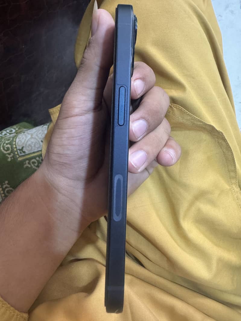Apple iPhone 13 1