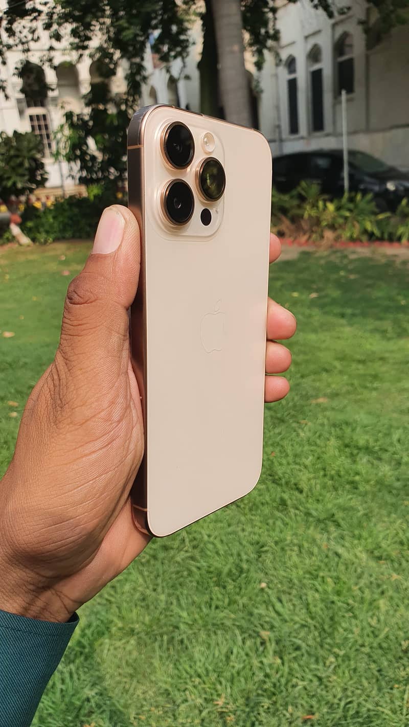 iPhone 16 Pro Max 6