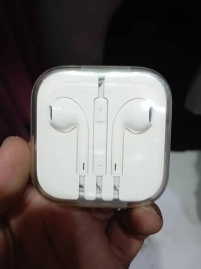 iPhone brand new handfree box pack