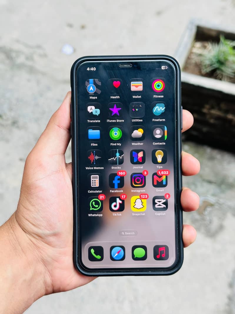 Apple iPhone 11 Pro Max 1