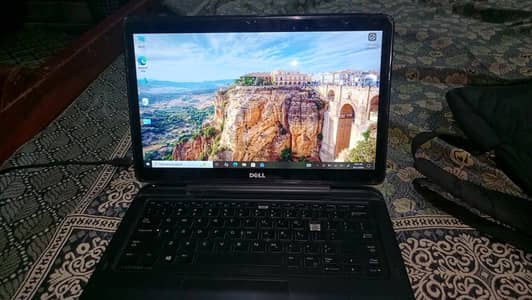 Dell laptop 16000 rs