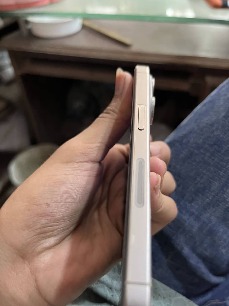 Apple iPhone 15 Pro 2