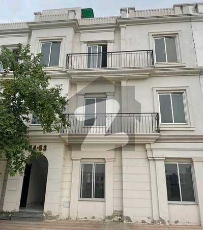 Find Your Ideal Near to Park Flat In Lahore Under Rs. 35000