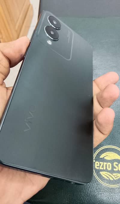 Vivo Y17s