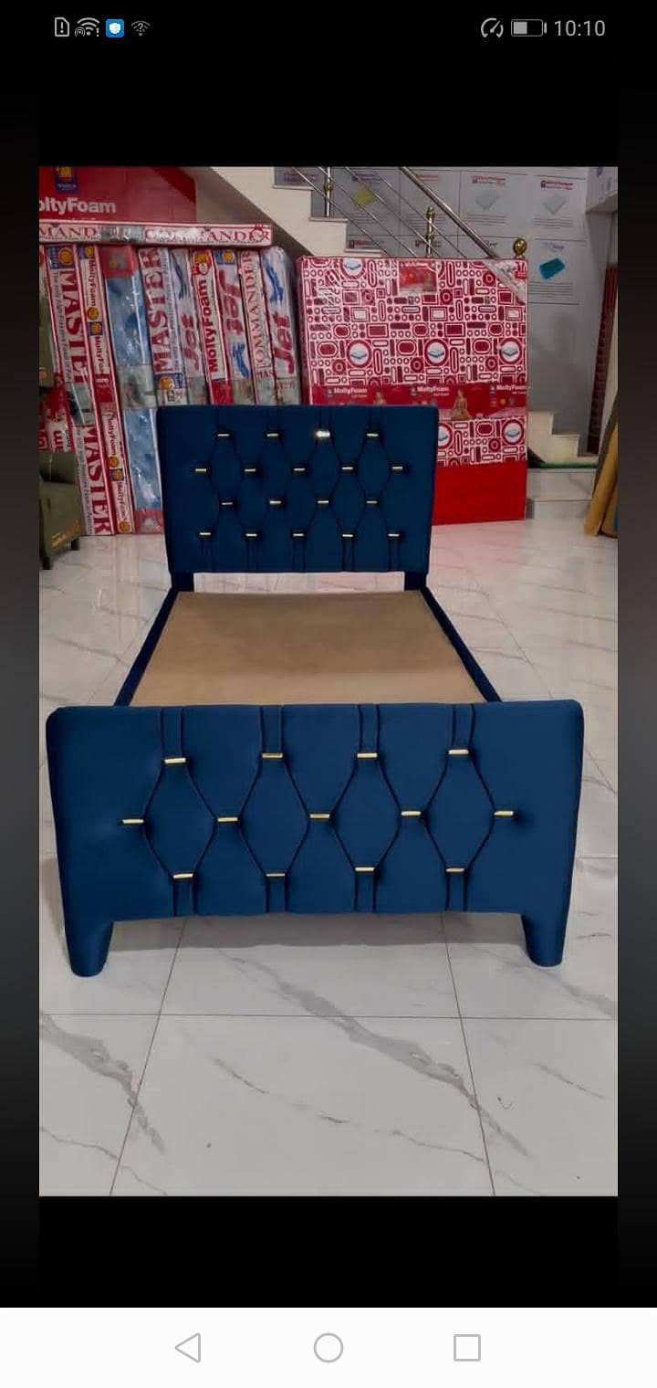 bed and sofa 0