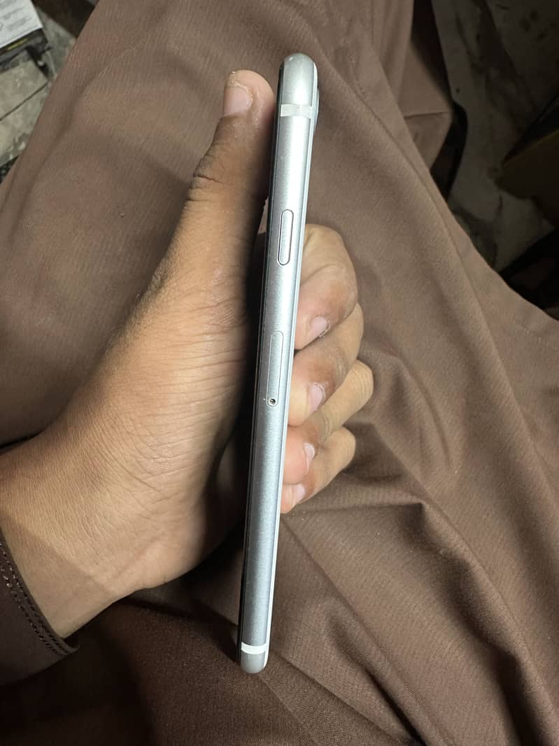 Apple iPhone SE 6