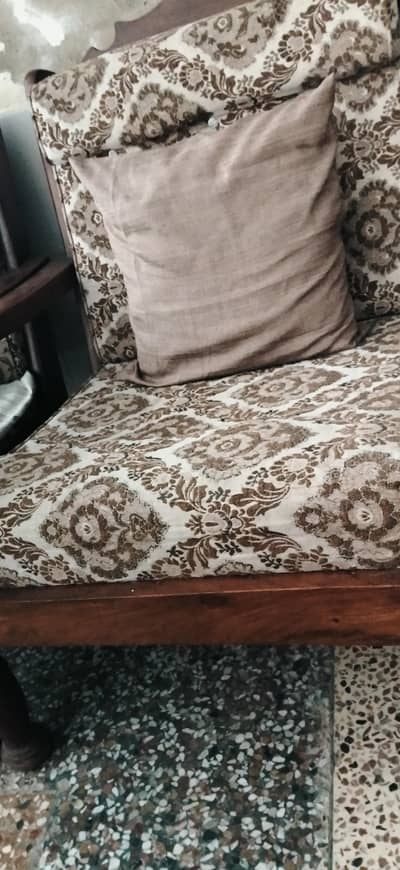 sofa cousin