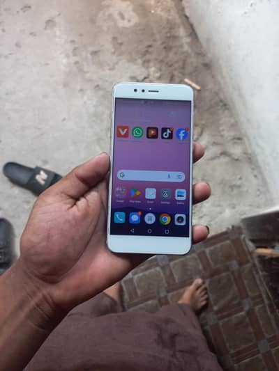 Huawei Nova 2 Plus.  4/128.03416735036. WhatsApp