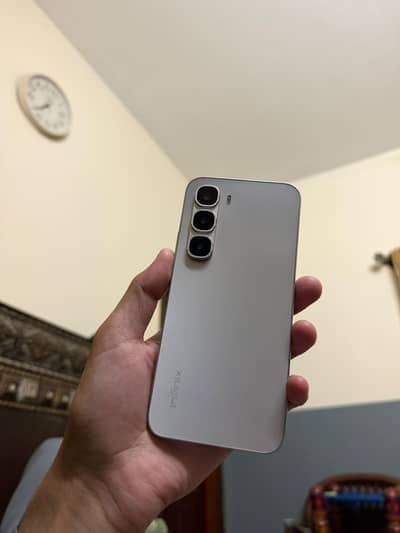 Infinix hot 60 pro complete box