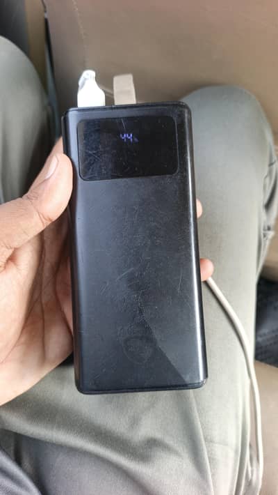 Golden Company 6000 MHA power Bank.