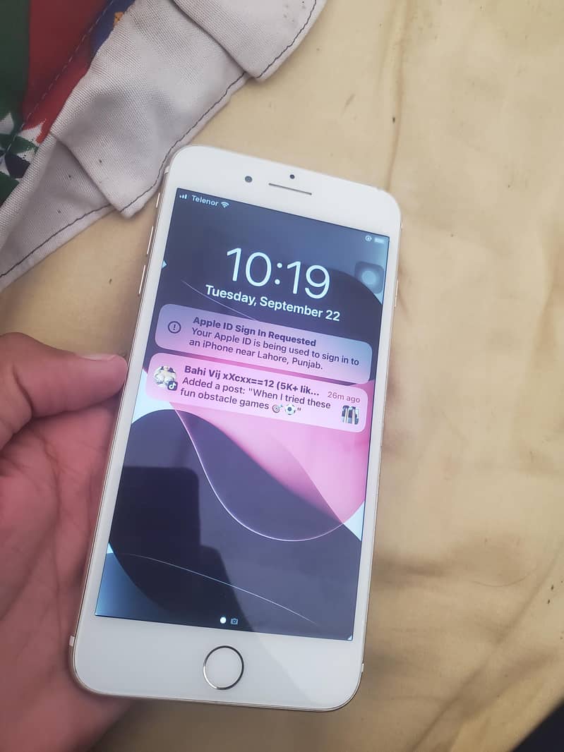 Apple iPhone 7 Plus 1