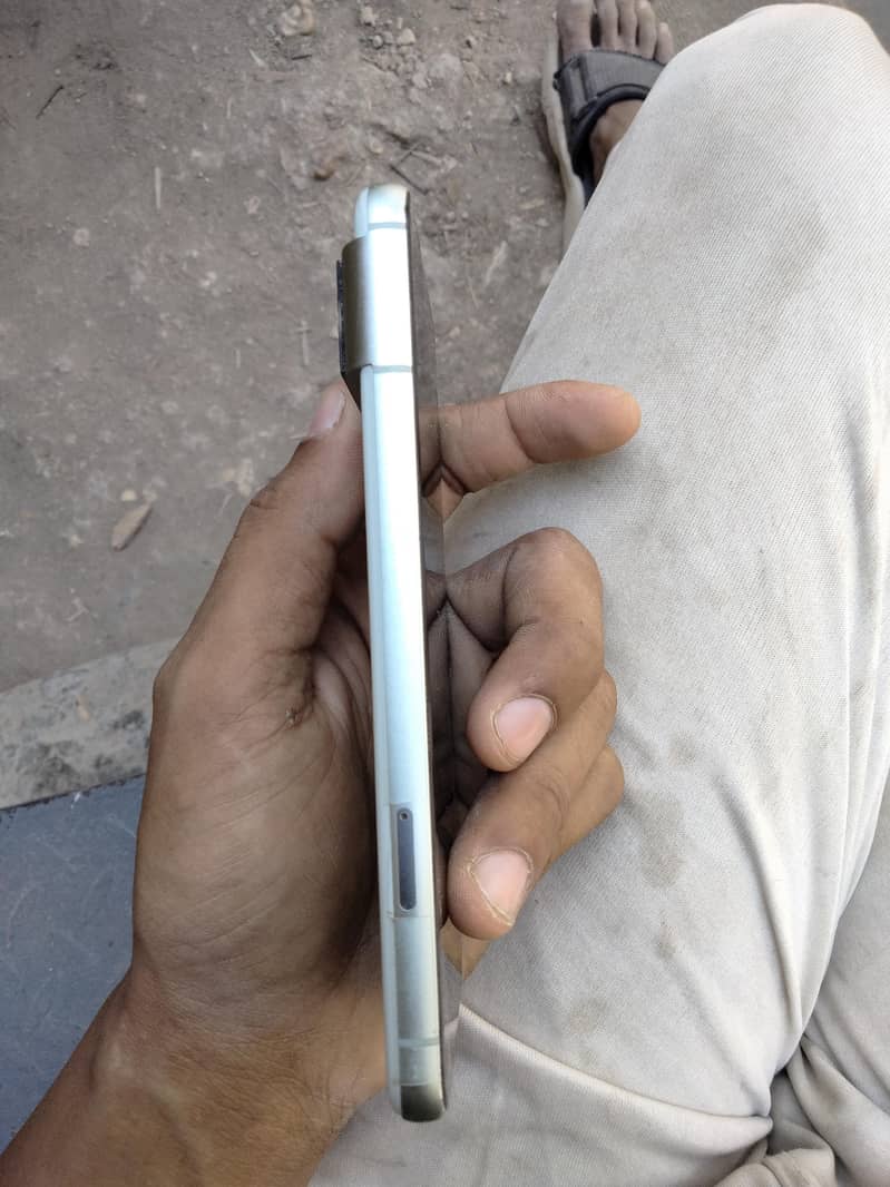 Google Pixel 8 2