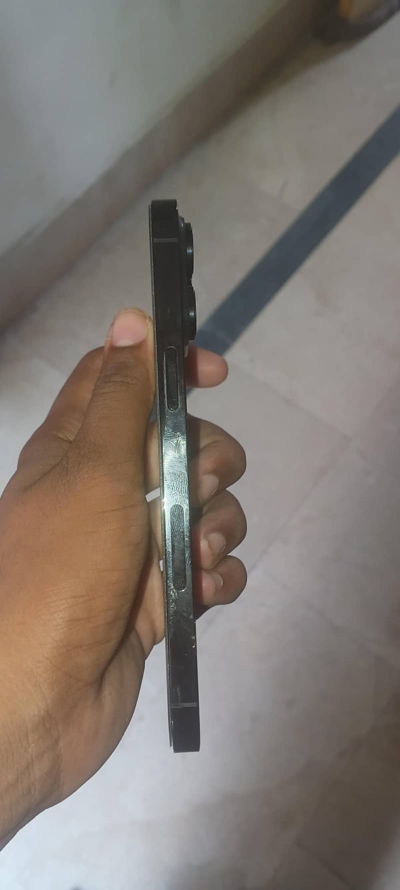 Apple iPhone 14 Pro Max 1