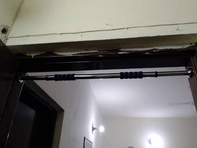 Heavy duty Doorway pull up bar.