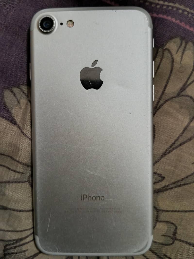 Apple iPhone 7 0