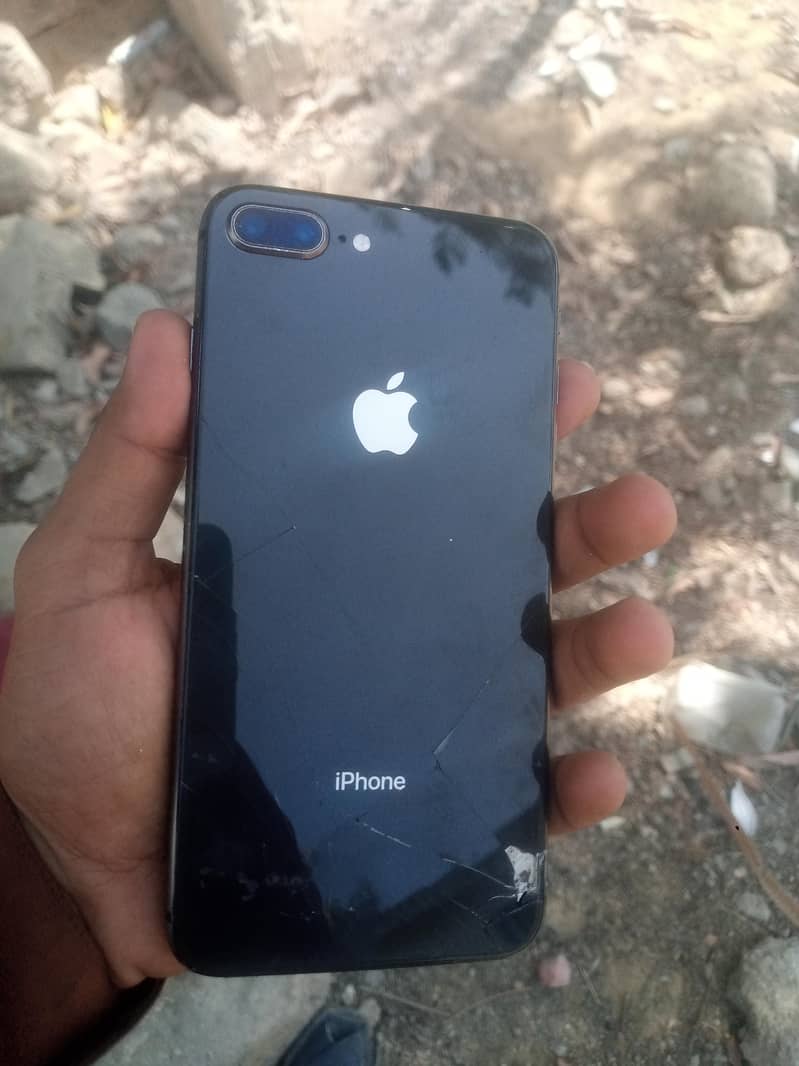 Apple iPhone 8 Plus 0