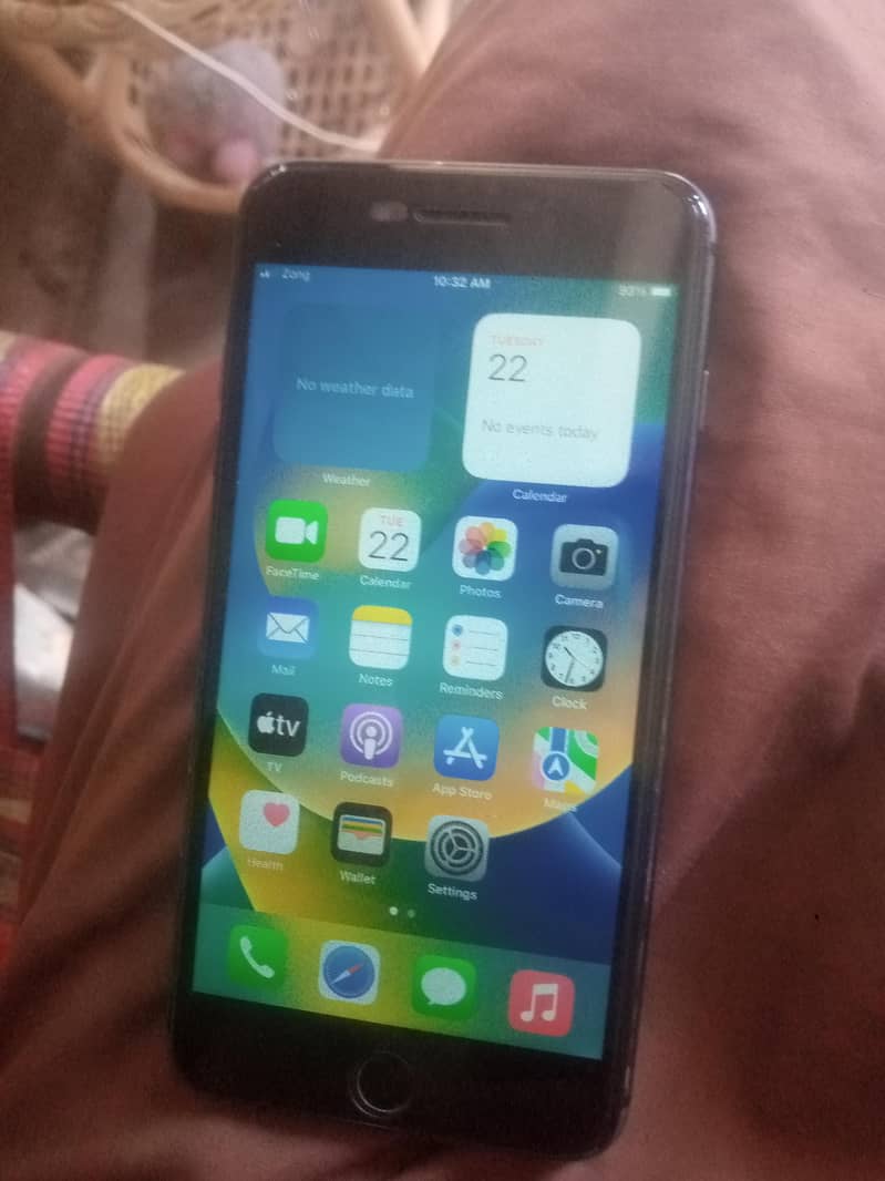 Apple iPhone 8 Plus 4