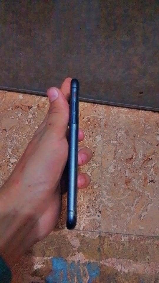 Apple iPhone 11 2