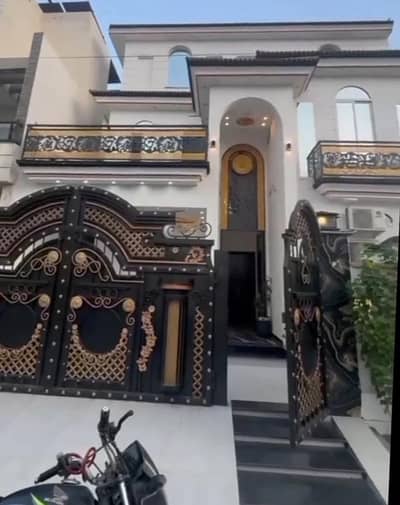 10 MARLA beautiful Spanish house for rent in Bismillah housing scheme