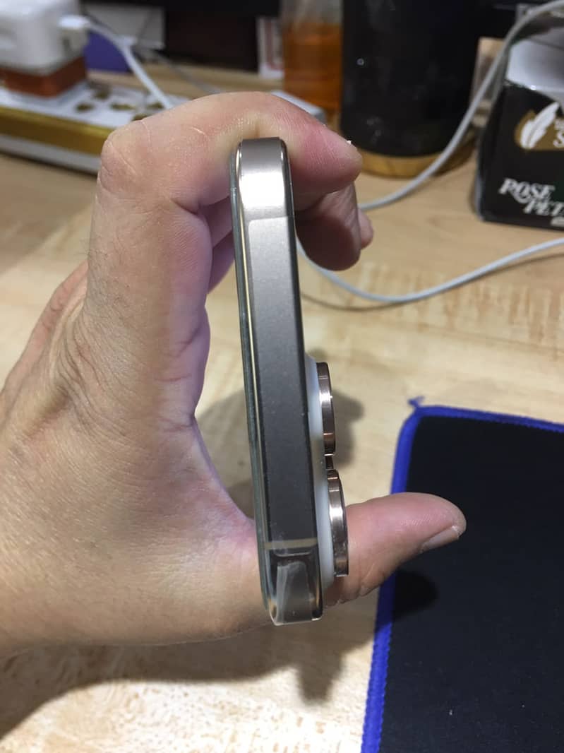 Apple iPhone 16 Pro Max LLA Model 4