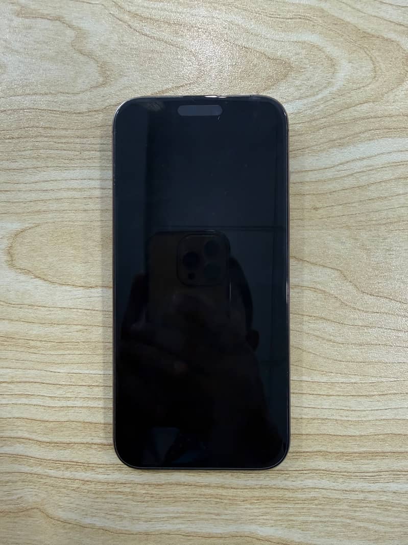 Apple iPhone 16 Pro Max 4