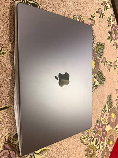 Apple 14-inch MacBook Pro – M5 Pro Chip | 24GB Memory | 1TB Storage
