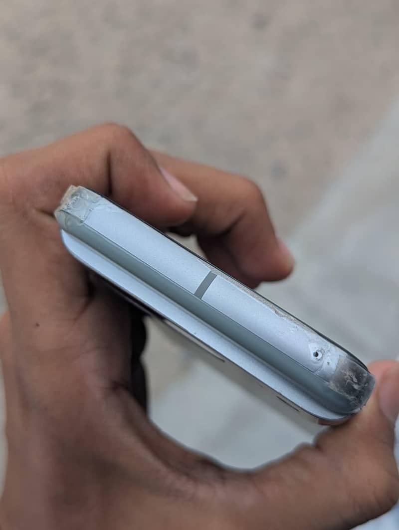 Google Pixel 8 3