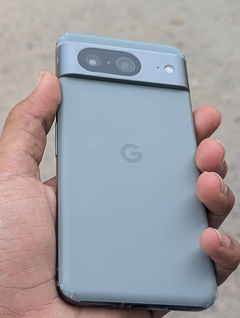 Google Pixel 8 4