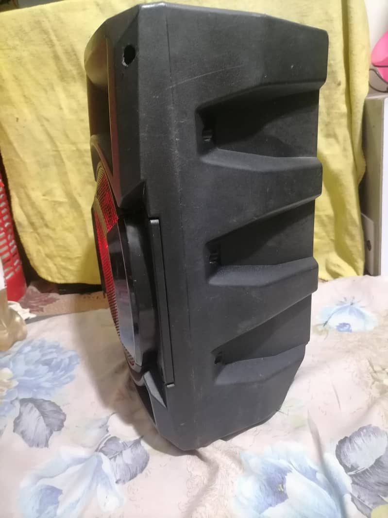 charging speaker 1