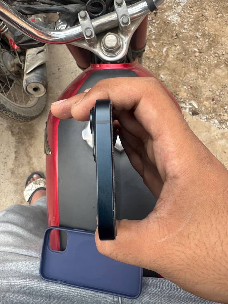 Apple iPhone 14 2