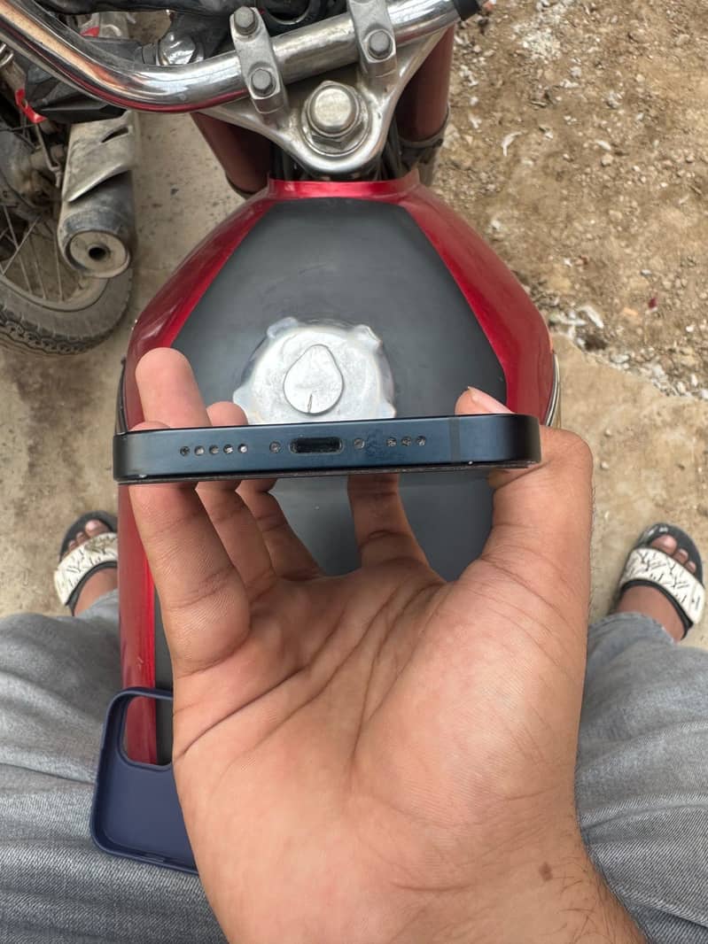 Apple iPhone 14 6