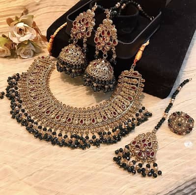 Bridal jewellery set