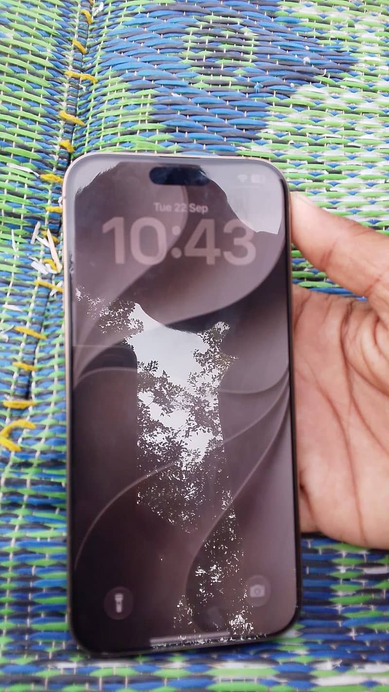 Apple iPhone 16 Pro Max 3