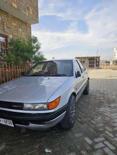 Mitsubishi Lancer 1990
