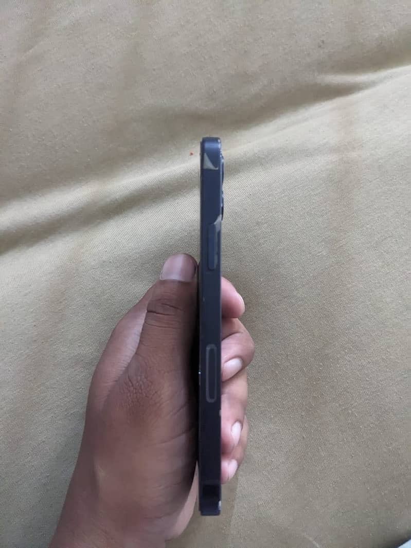Apple iPhone 12 3