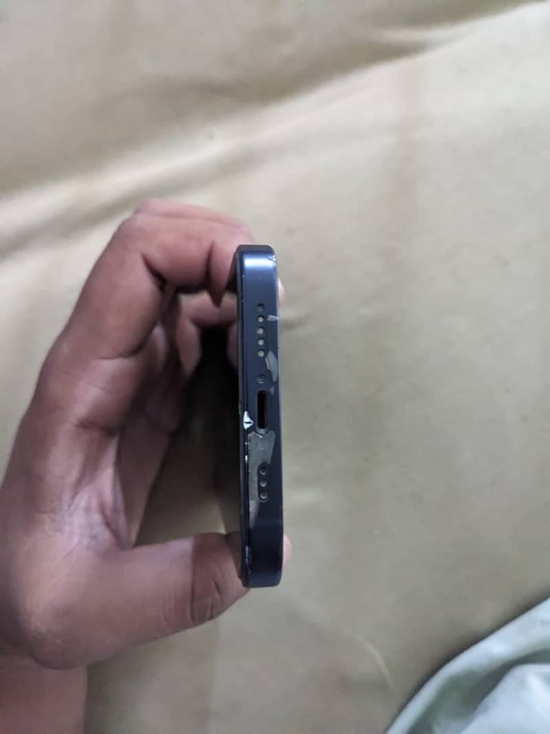 Apple iPhone 12 5