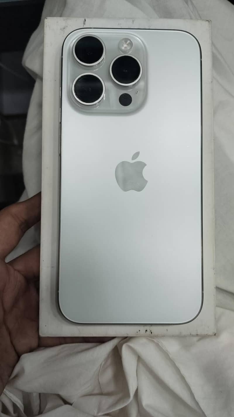 Apple iPhone 15 Pro 0