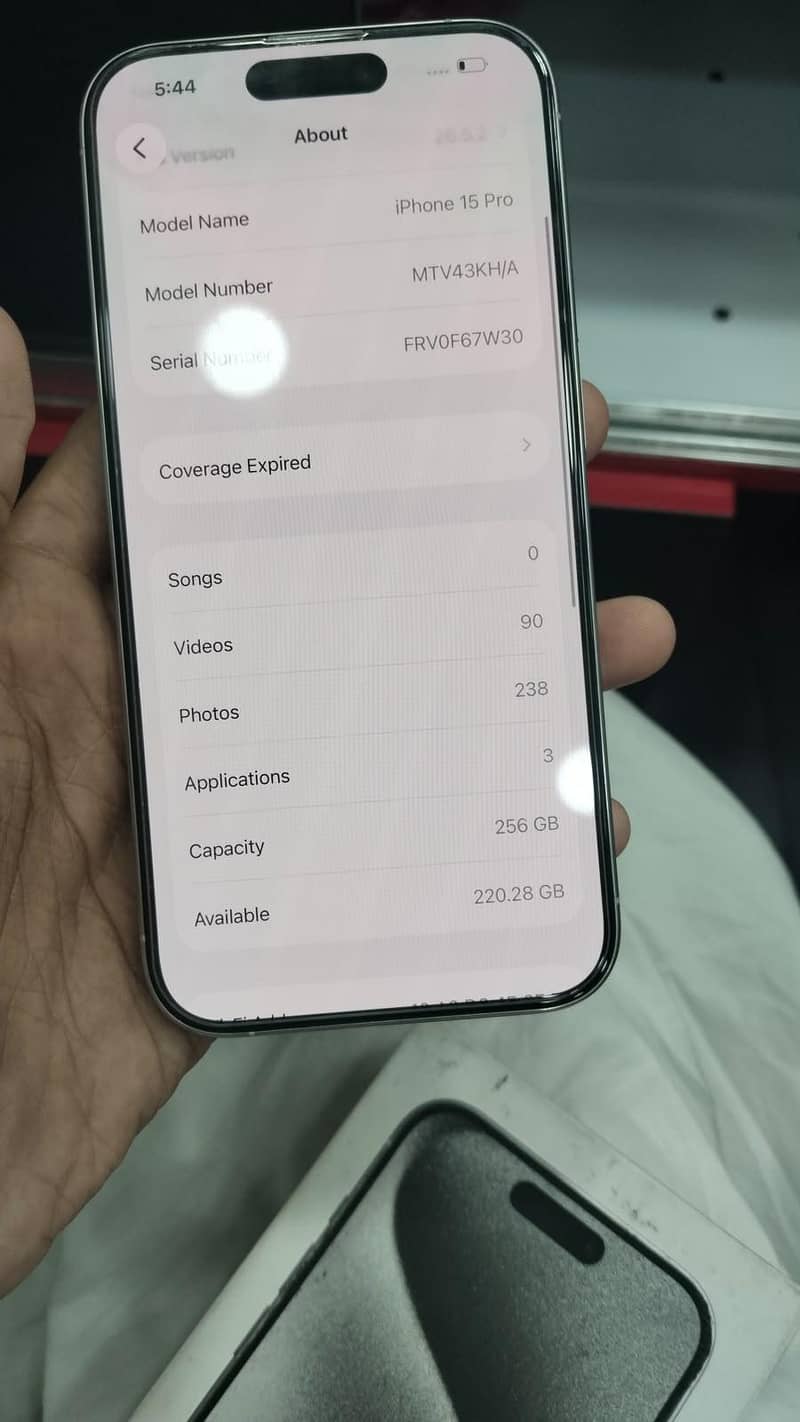 Apple iPhone 15 Pro 2