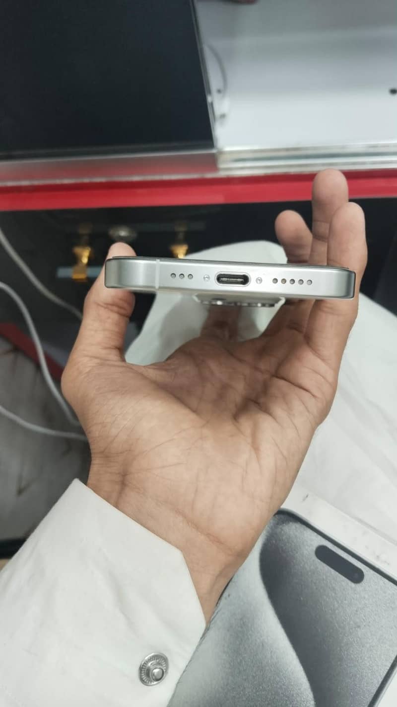 Apple iPhone 15 Pro 5