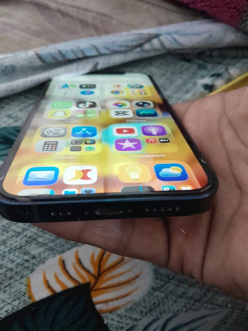 Apple iPhone 12 2
