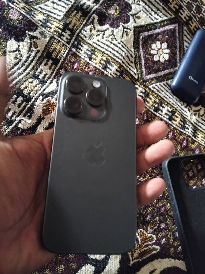 Apple iPhone 15 Pro 2