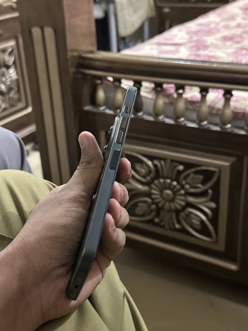 Apple iPhone 13 Pro Max 5