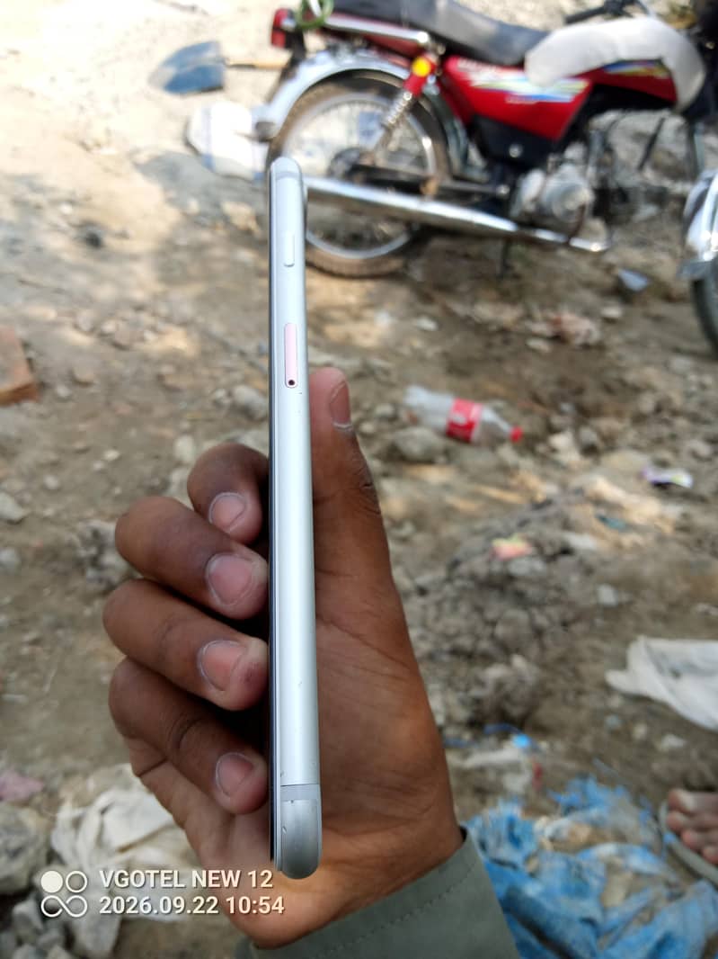 Apple iPhone 7 Plus 2