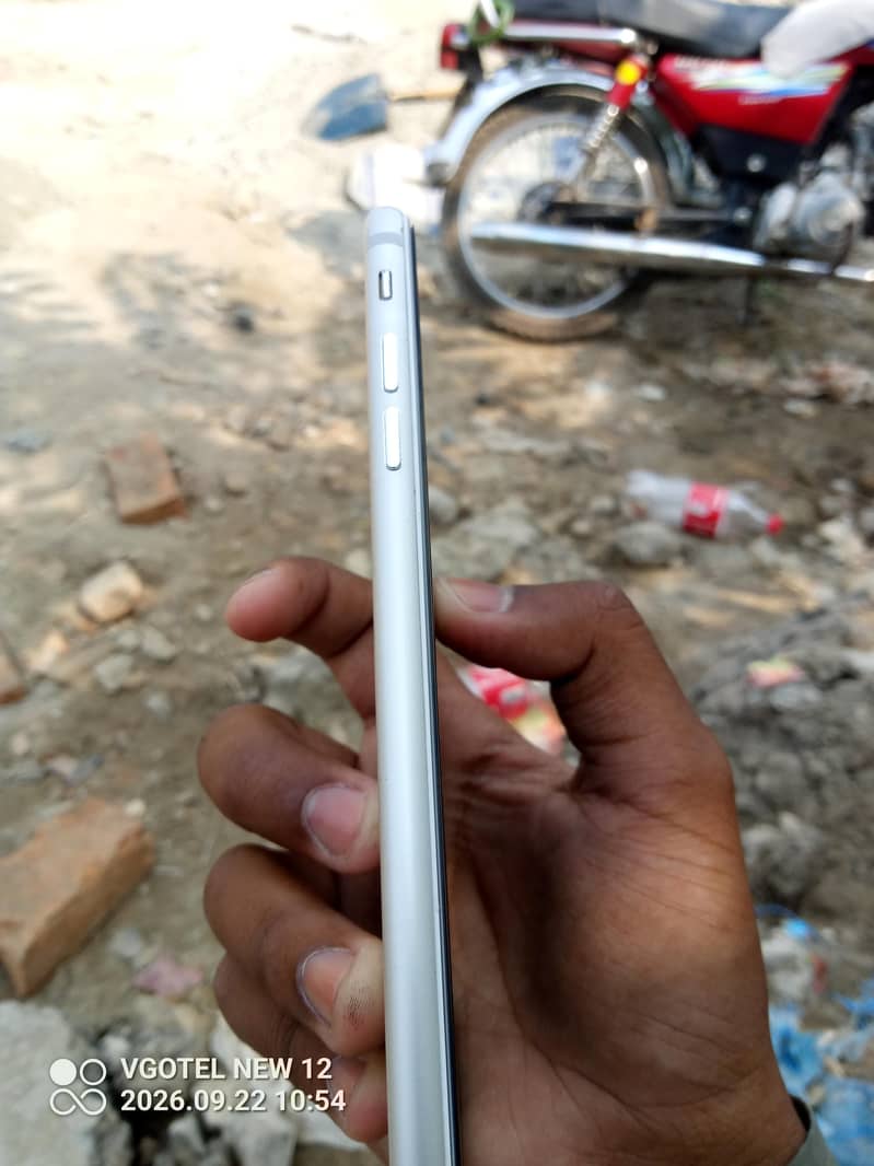Apple iPhone 7 Plus 3