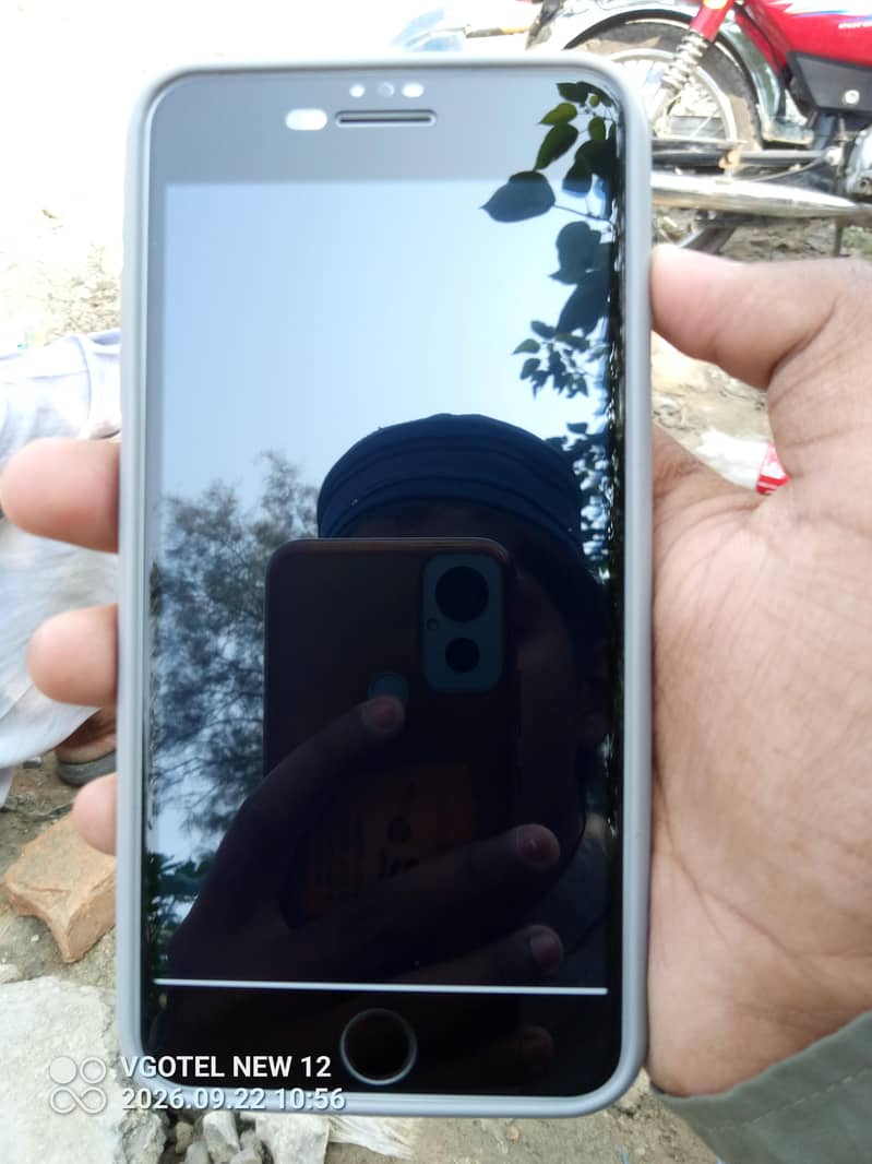 Apple iPhone 7 Plus 4