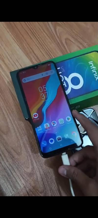 Infinix Hot 8 Lite